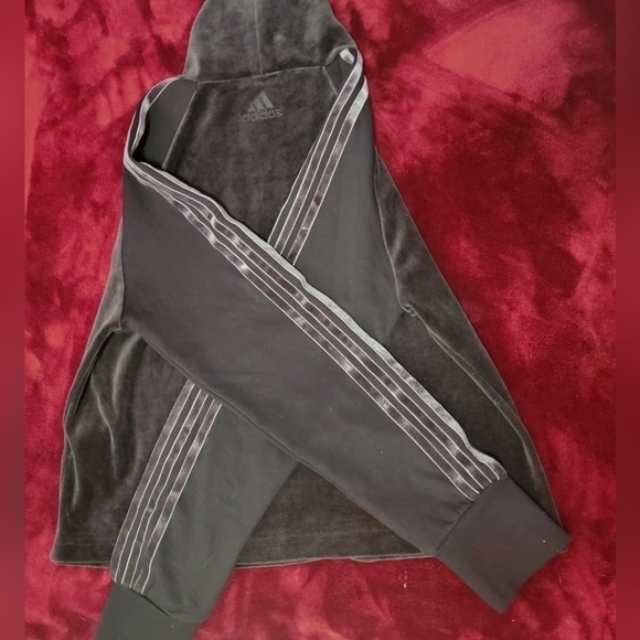 Adidas long sleeve - Picture 3 of 4